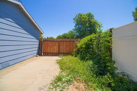 Exterior - 3592 Capricorn Way, Redding, CA 96002 photo 10 of 10