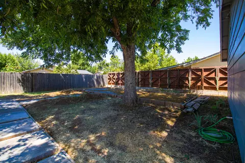 Exterior - 3592 Capricorn Way, Redding, CA 96002 photo 7 of 10
