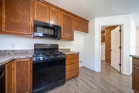 Kitchen - 665 Collyer Dr, Redding, CA 96003 photo 3 of 4