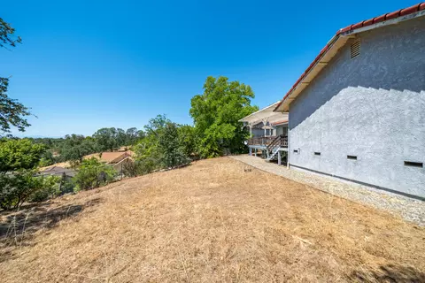 Exterior - 665 Collyer Dr, Redding, CA 96003 photo 9 of 14