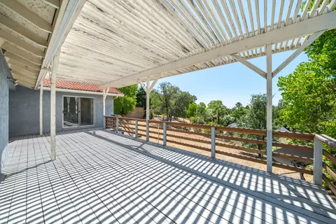 Exterior - 665 Collyer Dr, Redding, CA 96003 photo 4 of 14