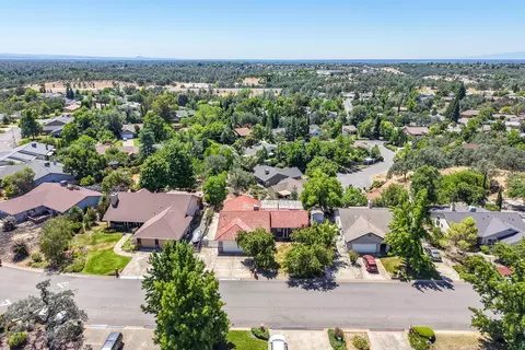 View/Area - 665 Collyer Dr, Redding, CA 96003 photo 2 of 7