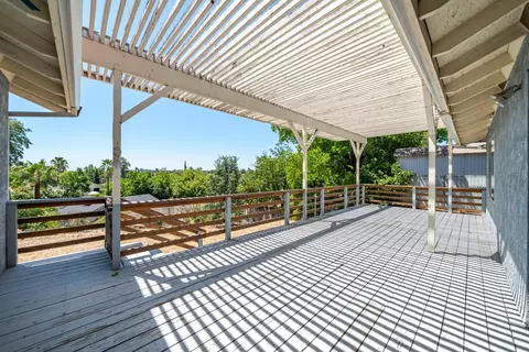 Exterior - 665 Collyer Dr, Redding, CA 96003 photo 2 of 14