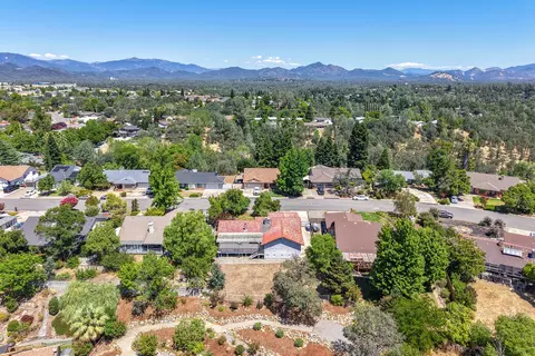 View/Area - 665 Collyer Dr, Redding, CA 96003 photo 5 of 7