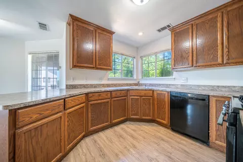 Kitchen - 665 Collyer Dr, Redding, CA 96003 photo 2 of 4