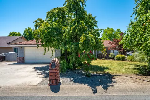 Exterior - 665 Collyer Dr, Redding, CA 96003 photo 14 of 14