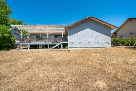 Exterior - 665 Collyer Dr, Redding, CA 96003 photo 11 of 14