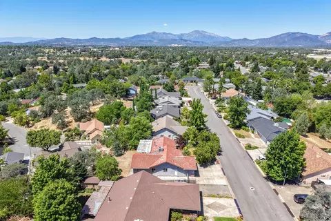 View/Area - 665 Collyer Dr, Redding, CA 96003 photo 4 of 7