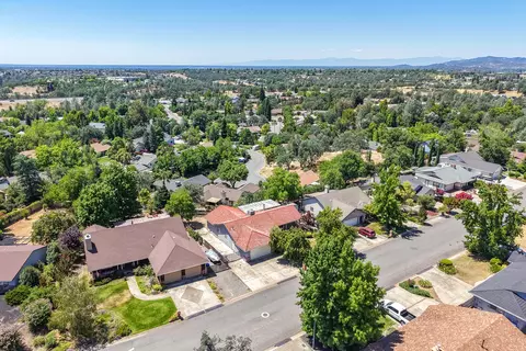View/Area - 665 Collyer Dr, Redding, CA 96003 photo 3 of 7