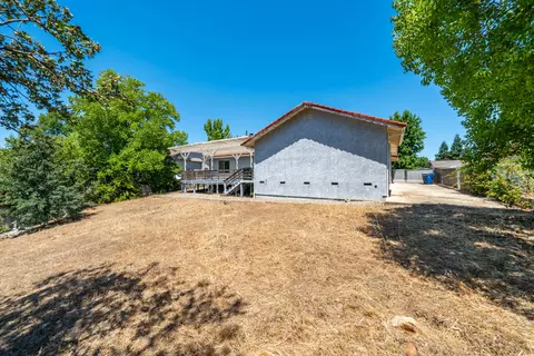Exterior - 665 Collyer Dr, Redding, CA 96003 photo 10 of 14