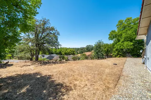 Exterior - 665 Collyer Dr, Redding, CA 96003 photo 8 of 14