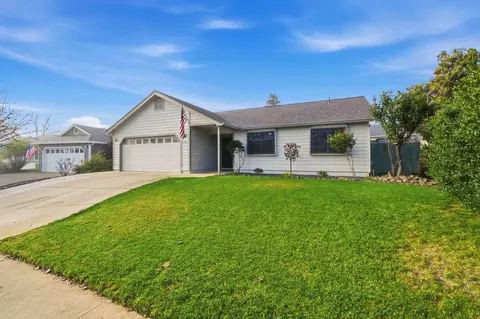 1280 Southpointe Dr, Red Bluff, CA 96080