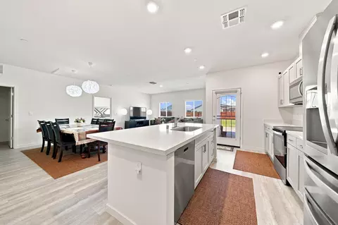 Kitchen - 3040 Renault Ct, Redding, CA 96002 photo 4 of 4