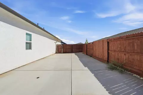 Exterior - 3040 Renault Ct, Redding, CA 96002 photo 9 of 10
