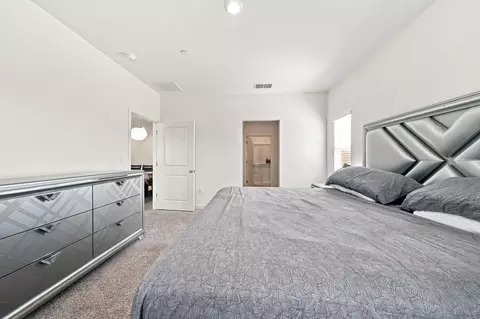 Bedroom - 3040 Renault Ct, Redding, CA 96002 photo 2 of 6