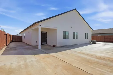 Exterior - 3040 Renault Ct, Redding, CA 96002 photo 2 of 10