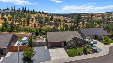View/Area - 1265 Yacht Ct, Redding, CA 96003 photo 2 of 11
