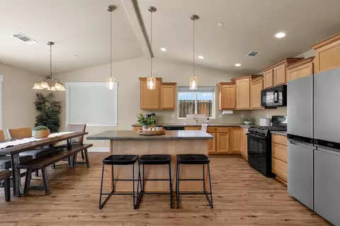 Kitchen - 1265 Yacht Ct, Redding, CA 96003 photo 1 of 9