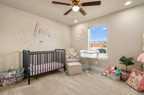 Bedroom - 1265 Yacht Ct, Redding, CA 96003 photo 2 of 7