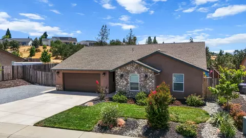 Exterior - 1265 Yacht Ct, Redding, CA 96003 photo 12 of 24