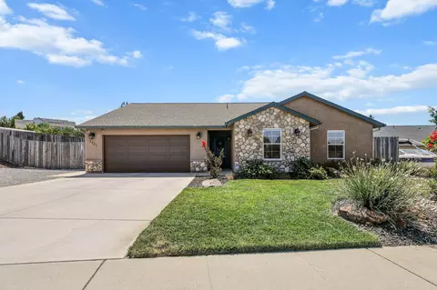 Exterior - 1265 Yacht Ct, Redding, CA 96003 photo 15 of 24