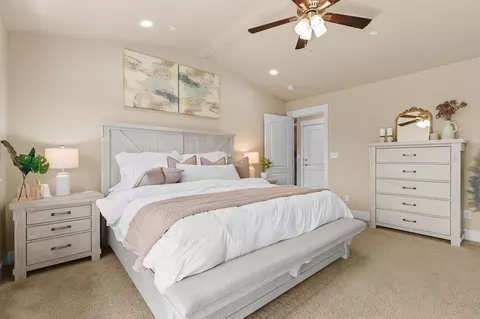Bedroom - 1265 Yacht Ct, Redding, CA 96003 photo 4 of 7