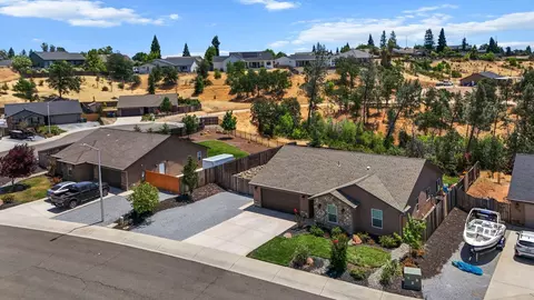 View/Area - 1265 Yacht Ct, Redding, CA 96003 photo 8 of 11