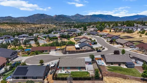 View/Area - 1265 Yacht Ct, Redding, CA 96003 photo 9 of 11
