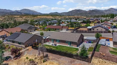 View/Area - 1265 Yacht Ct, Redding, CA 96003 photo 5 of 11