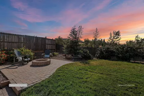 Exterior - 1265 Yacht Ct, Redding, CA 96003 photo 6 of 24