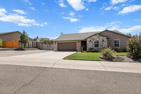 Exterior - 1265 Yacht Ct, Redding, CA 96003 photo 23 of 24