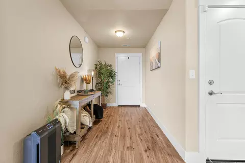 Entry Way - 1265 Yacht Ct, Redding, CA 96003 photo 1 of 3
