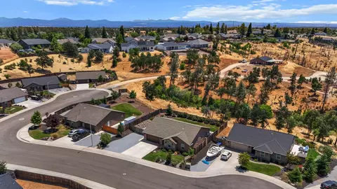 View/Area - 1265 Yacht Ct, Redding, CA 96003 photo 3 of 11