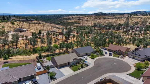 View/Area - 1265 Yacht Ct, Redding, CA 96003 photo 1 of 11