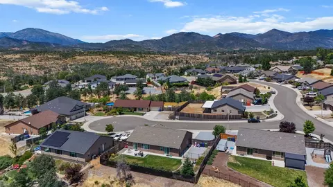 View/Area - 1265 Yacht Ct, Redding, CA 96003 photo 10 of 11