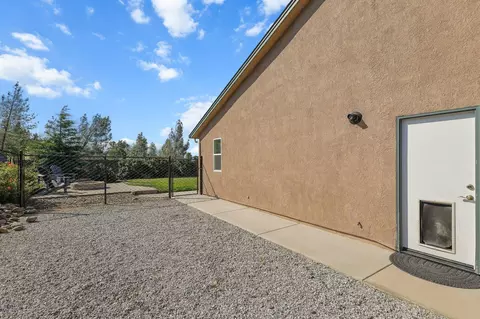 Exterior - 1265 Yacht Ct, Redding, CA 96003 photo 8 of 24