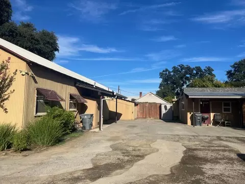 735 Reeds Ave, Red Bluff, CA 96080 photo 2