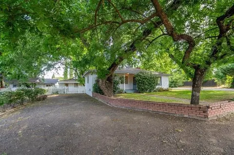 Exterior - 330 Belle Mill Rd, Red Bluff, CA 96080 photo 18 of 19