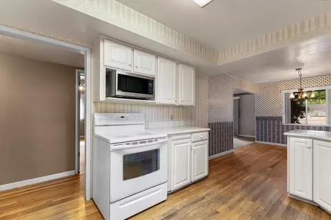 Kitchen - 330 Belle Mill Rd, Red Bluff, CA 96080 photo 3 of 5