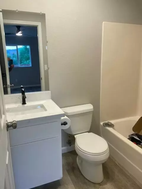 Bath - 21 3rd Ave, Lewiston, CA 96052 photo 2 of 2