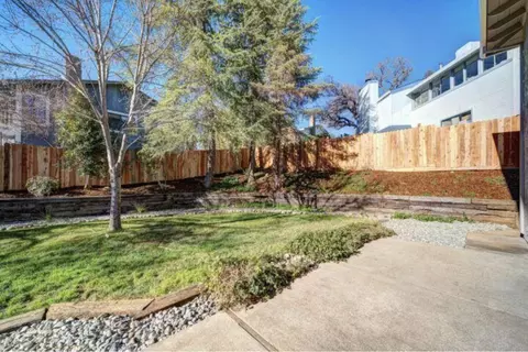 Exterior - 3701 Cal Ore Dr, Redding, CA 96001 photo 5 of 8