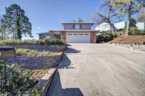 Exterior - 3701 Cal Ore Dr, Redding, CA 96001 photo 4 of 8