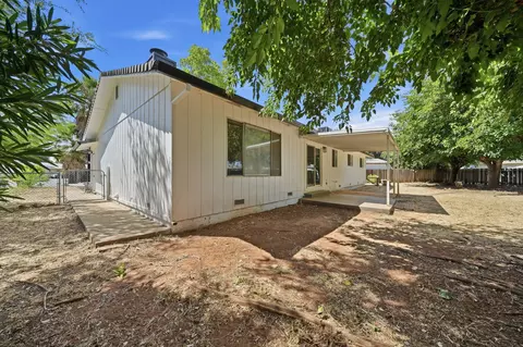 Exterior - 1134 Ruthie Ln, Redding, CA 96002 photo 9 of 10