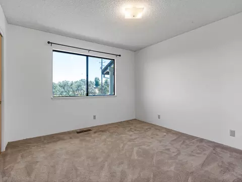 Bedroom - 22370 Lariat Ln, Red Bluff, CA 96080 photo 3 of 6