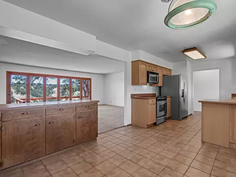 Kitchen - 22370 Lariat Ln, Red Bluff, CA 96080 photo 1 of 3