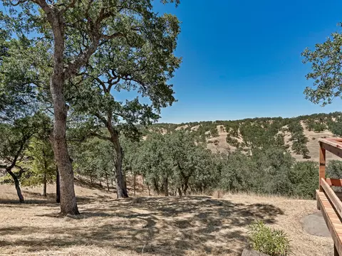 Exterior - 22370 Lariat Ln, Red Bluff, CA 96080 photo 9 of 11