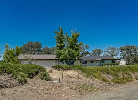 Exterior - 22370 Lariat Ln, Red Bluff, CA 96080 photo 4 of 11