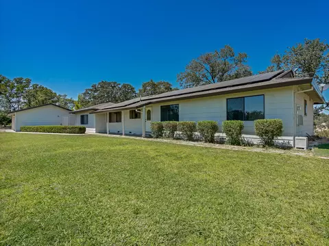 Exterior - 22370 Lariat Ln, Red Bluff, CA 96080 photo 2 of 11