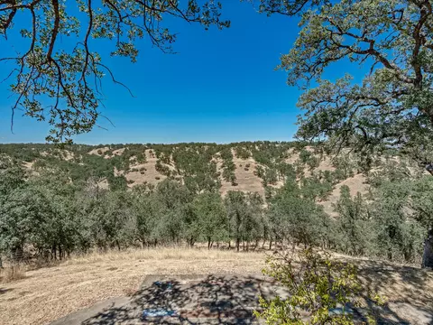 Exterior - 22370 Lariat Ln, Red Bluff, CA 96080 photo 10 of 11