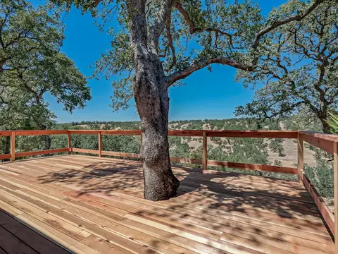 Exterior - 22370 Lariat Ln, Red Bluff, CA 96080 photo 6 of 11